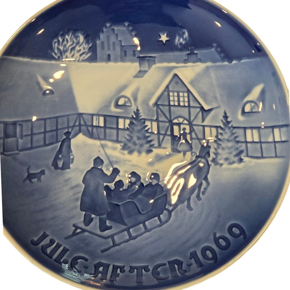 Bing & Grondahl 1969‎ Christmas Plate Arrival of Christmas Guests 8000/9069 7in - Picture 3 of 5